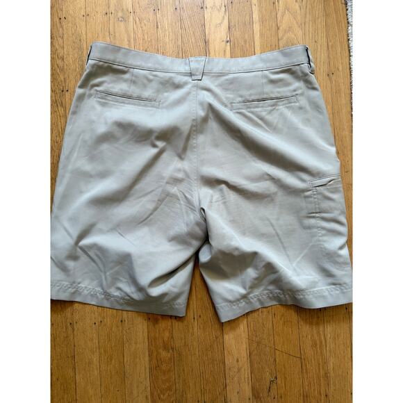 Pro Tour Men’s cargo Beige Golf Shorts 100% Polyester Flat Front Size 36 Waist - Picture 2 of 6